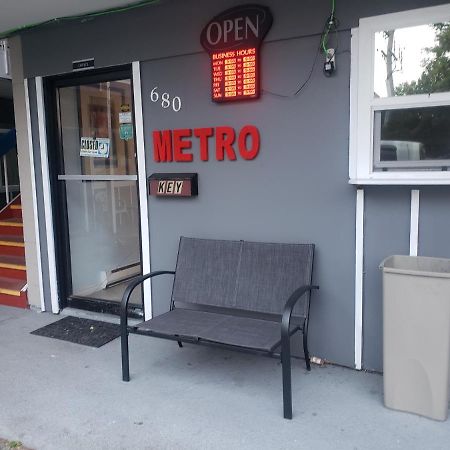 Metro Inn Victoria Extérieur photo